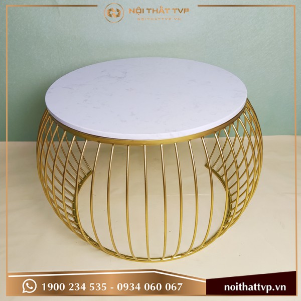 Bàn sofa mặt đá trắng vân mây, chân sơn tĩnh điện vàng TVP-BT03